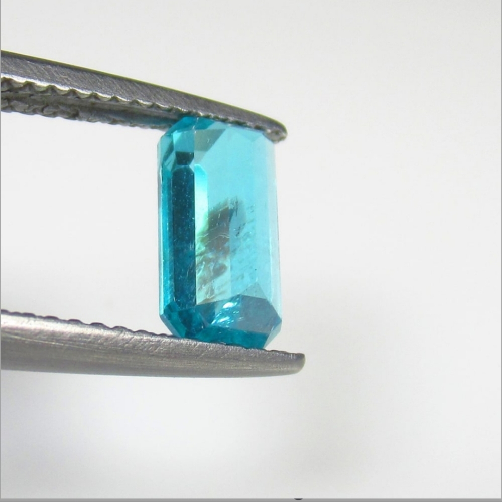 1.71 Ct Natural Blue Apatite Octagon Cut - Picture 2 of 2